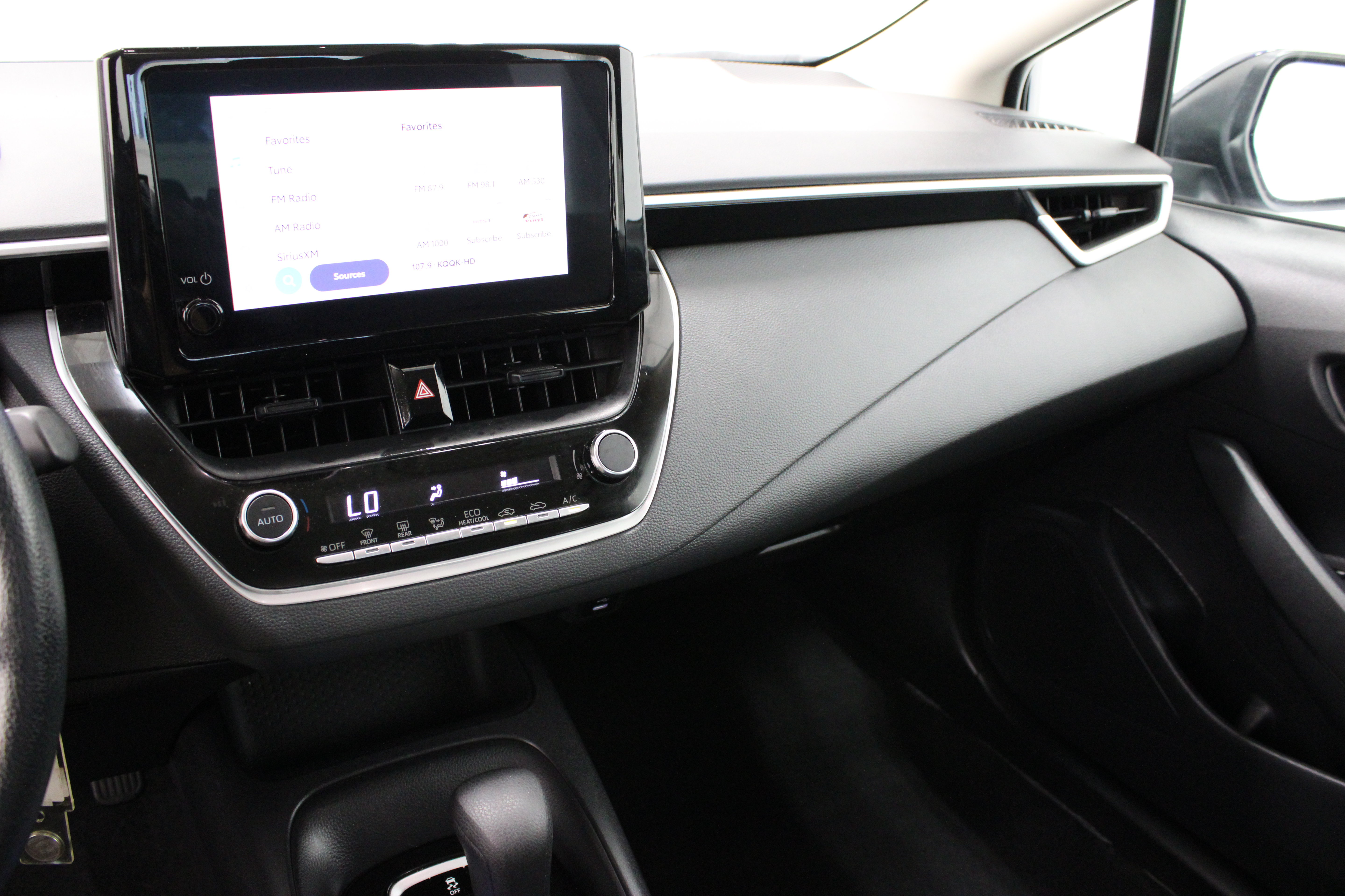 Used 2025 Toyota Corolla LE FWD image 15