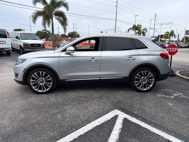 Used 2018 Lincoln MKX Reserve w/ Driver Assistance Package FWD image 4