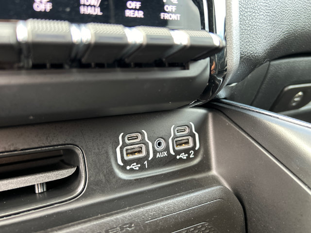 Used 2023 RAM 1500 Laramie AWD/4WD image 19