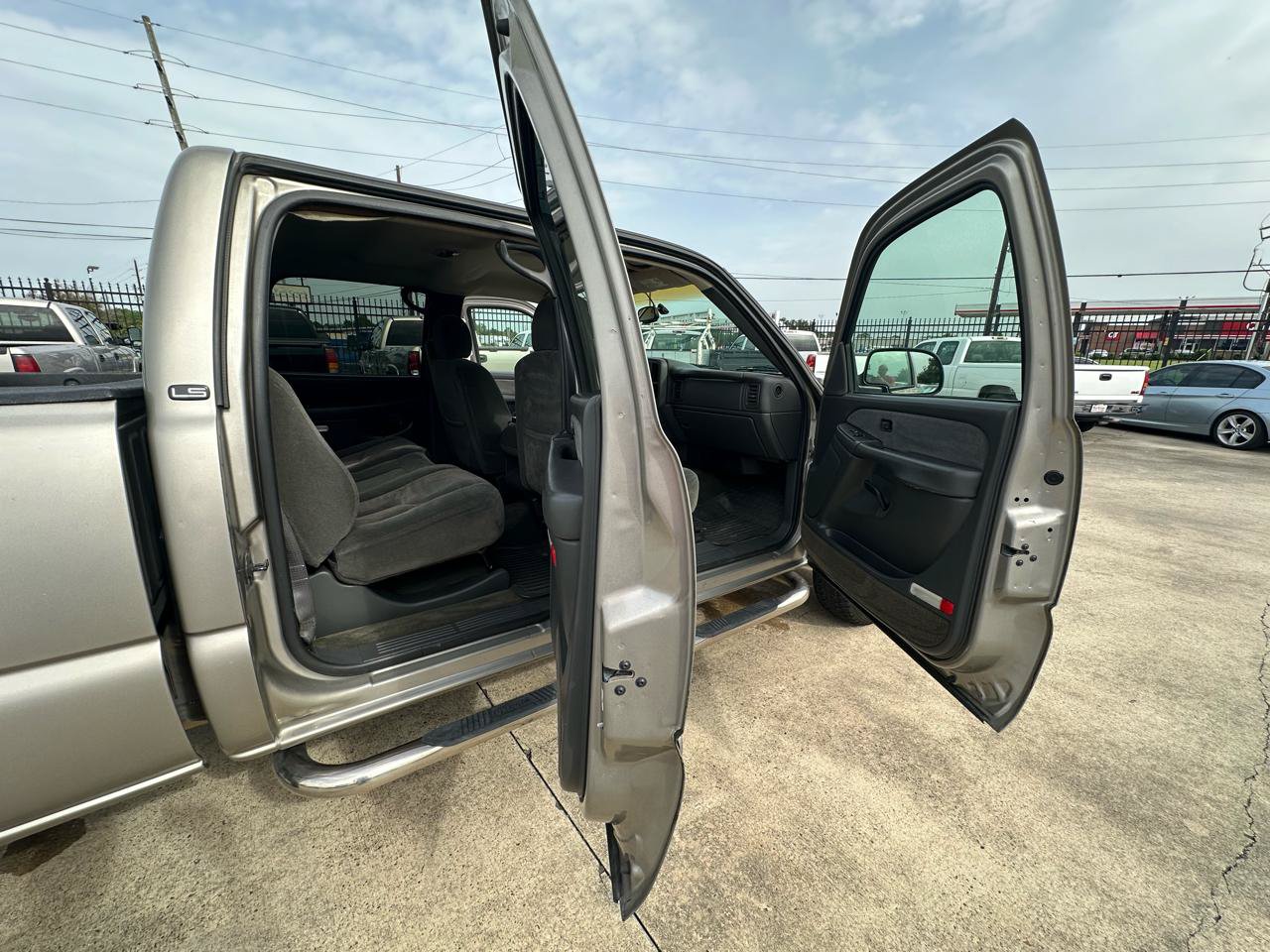 Used 2003 Chevrolet Silverado 2500 LS RWD image 32