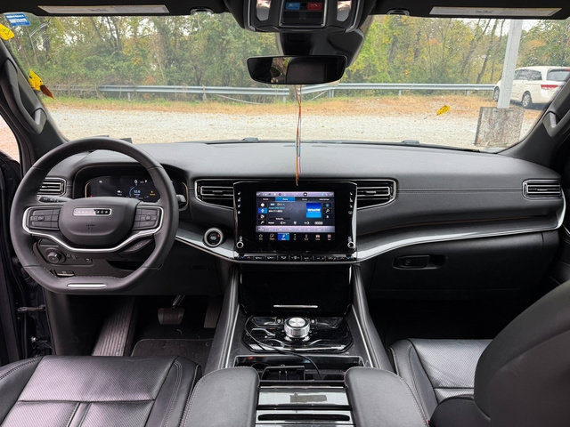Used 2022 Jeep Wagoneer Series I AWD/4WD image 12