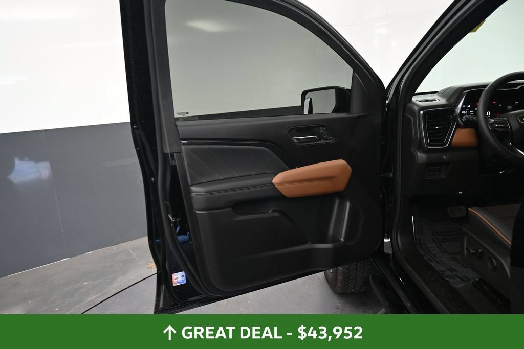 Used 2025 GMC Canyon AT4 w/ Nightfall Edition AWD/4WD image 25