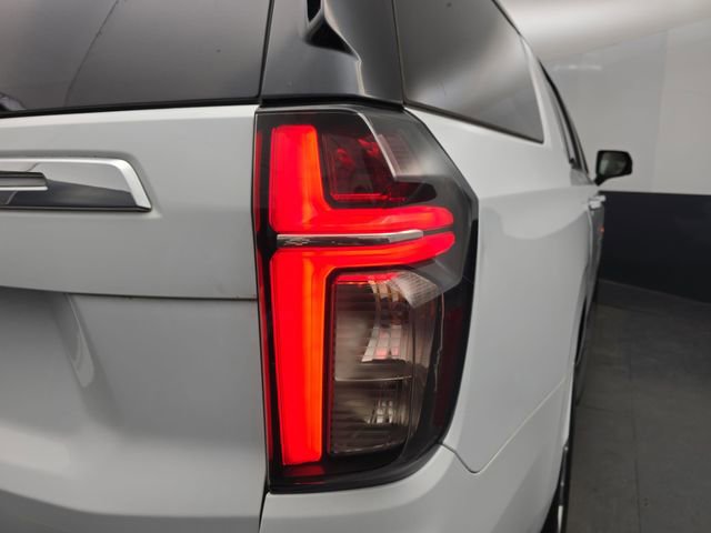 Used 2021 Chevrolet Suburban Premier w/ Premium Package image 19