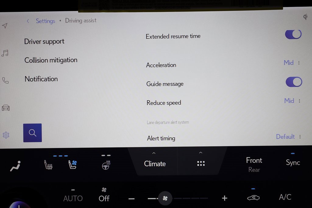 Used 2025 Lexus GX 550 w/ Accessory Package (2T) image 39