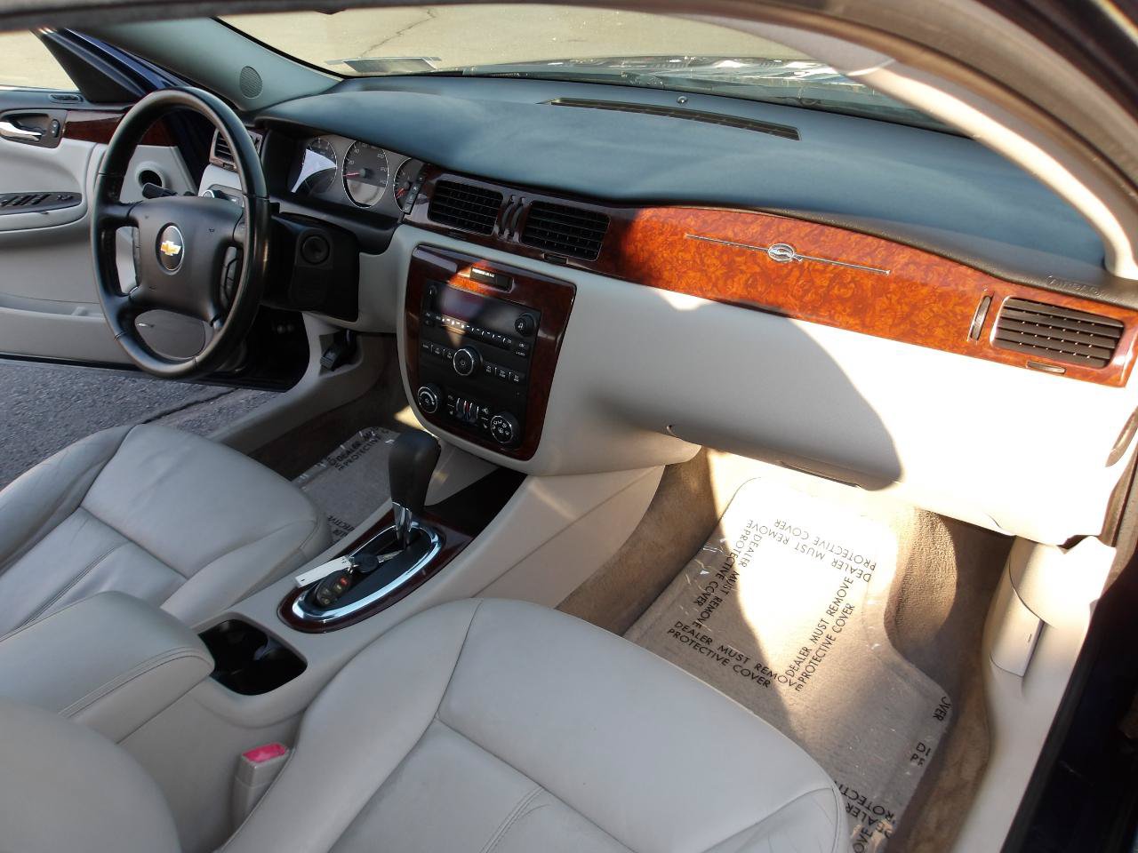 Used 2011 Chevrolet Impala LT w/ Luxury Edition Package FWD image 12