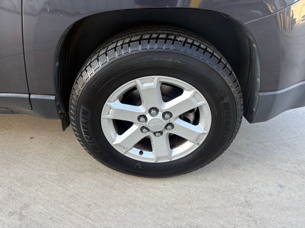 Used 2015 GMC Acadia SLE FWD image 31