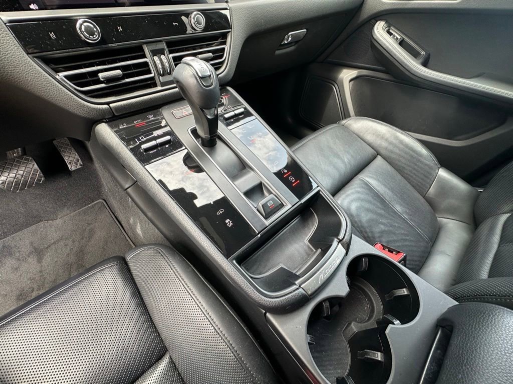 Certified 2023 Porsche Macan S AWD/4WD image 28
