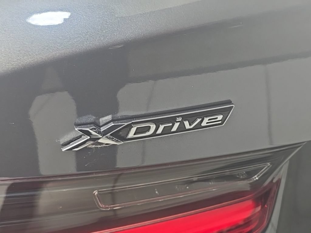 Used 2020 BMW 330i xDrive Sedan w/ Driving Assistance Package AWD/4WD image 9