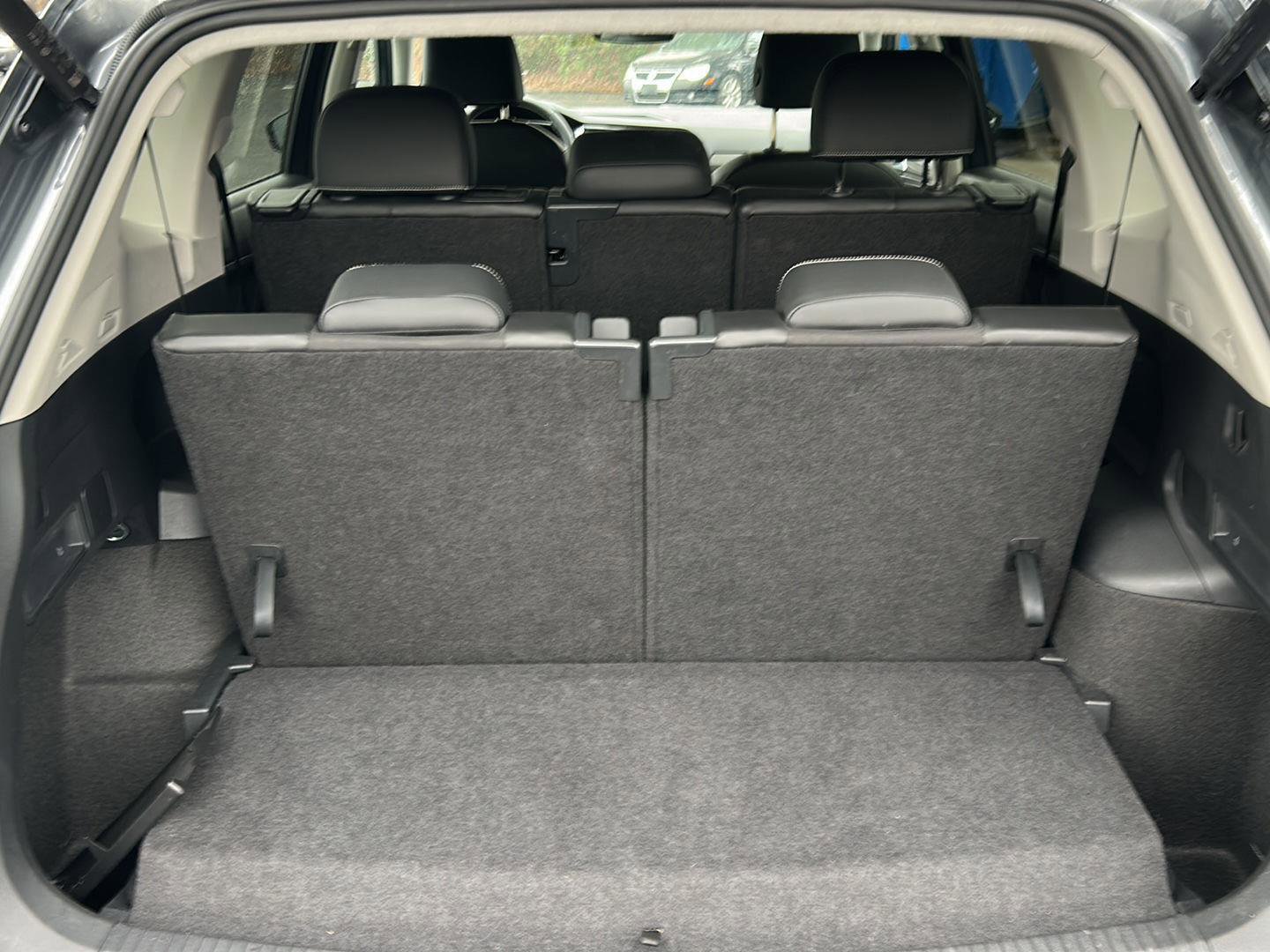 Used 2024 Volkswagen Tiguan SE image 7