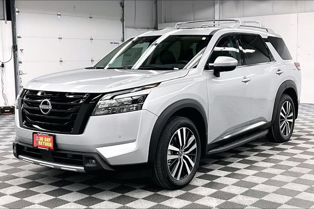 New 2025 Nissan Pathfinder Platinum w/ Lighting Package (N93) AWD/4WD image 2