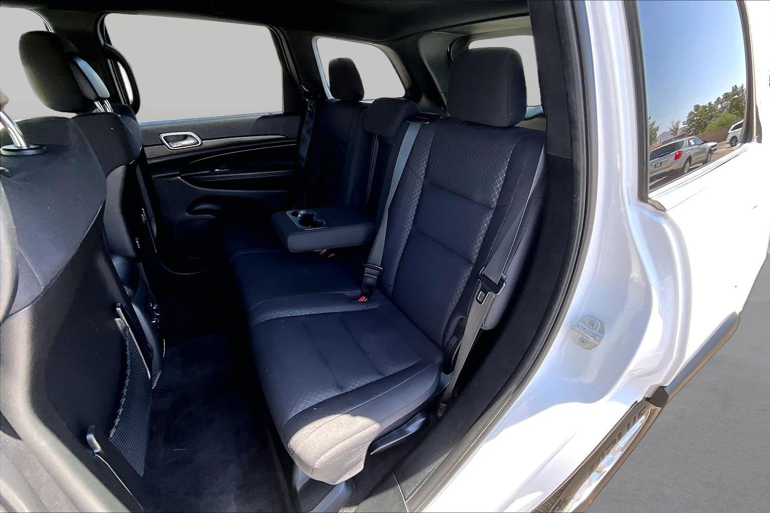 Used 2018 Jeep Grand Cherokee Laredo AWD/4WD image 26