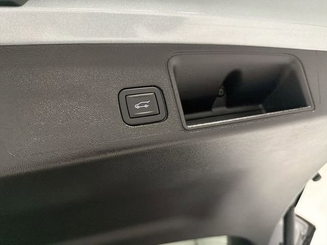 Certified 2024 GMC Terrain SLT w/ Infotainment Package II image 16