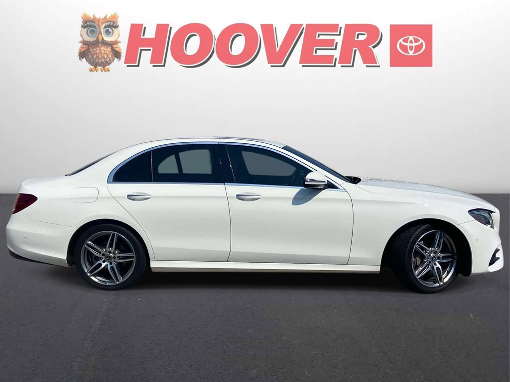 Used 2017 Mercedes-Benz E 300 4MATIC image 2