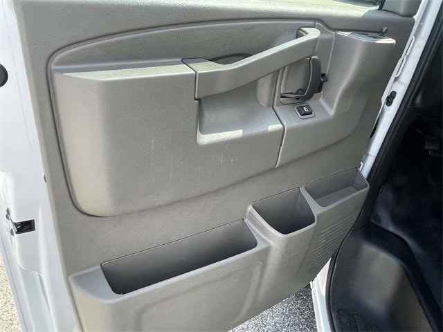 Used 2022 Chevrolet Express 2500 w/ Driver Convenience Package image 14