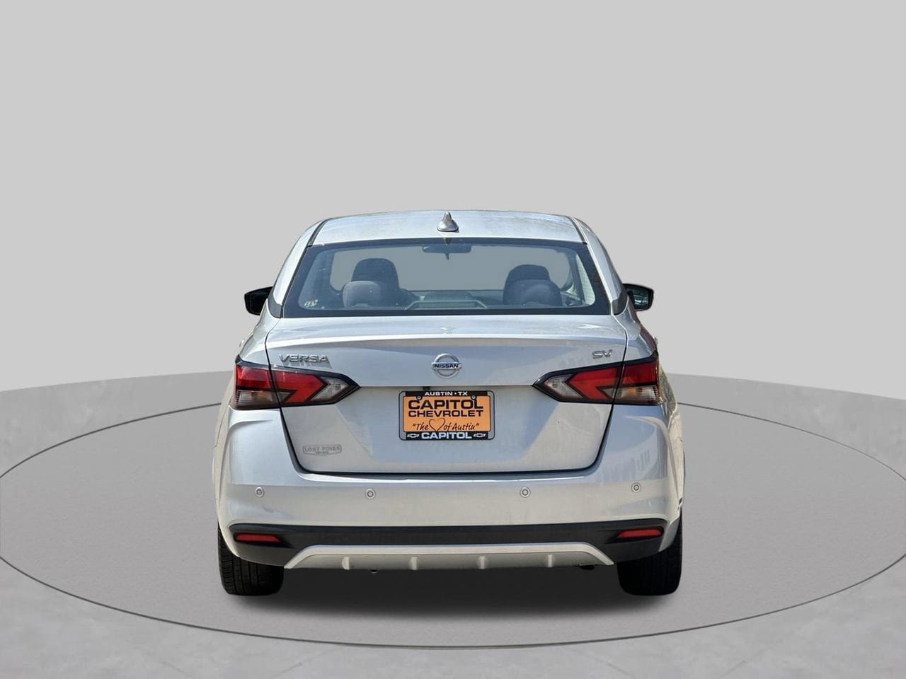 Used 2021 Nissan Versa SV FWD image 4