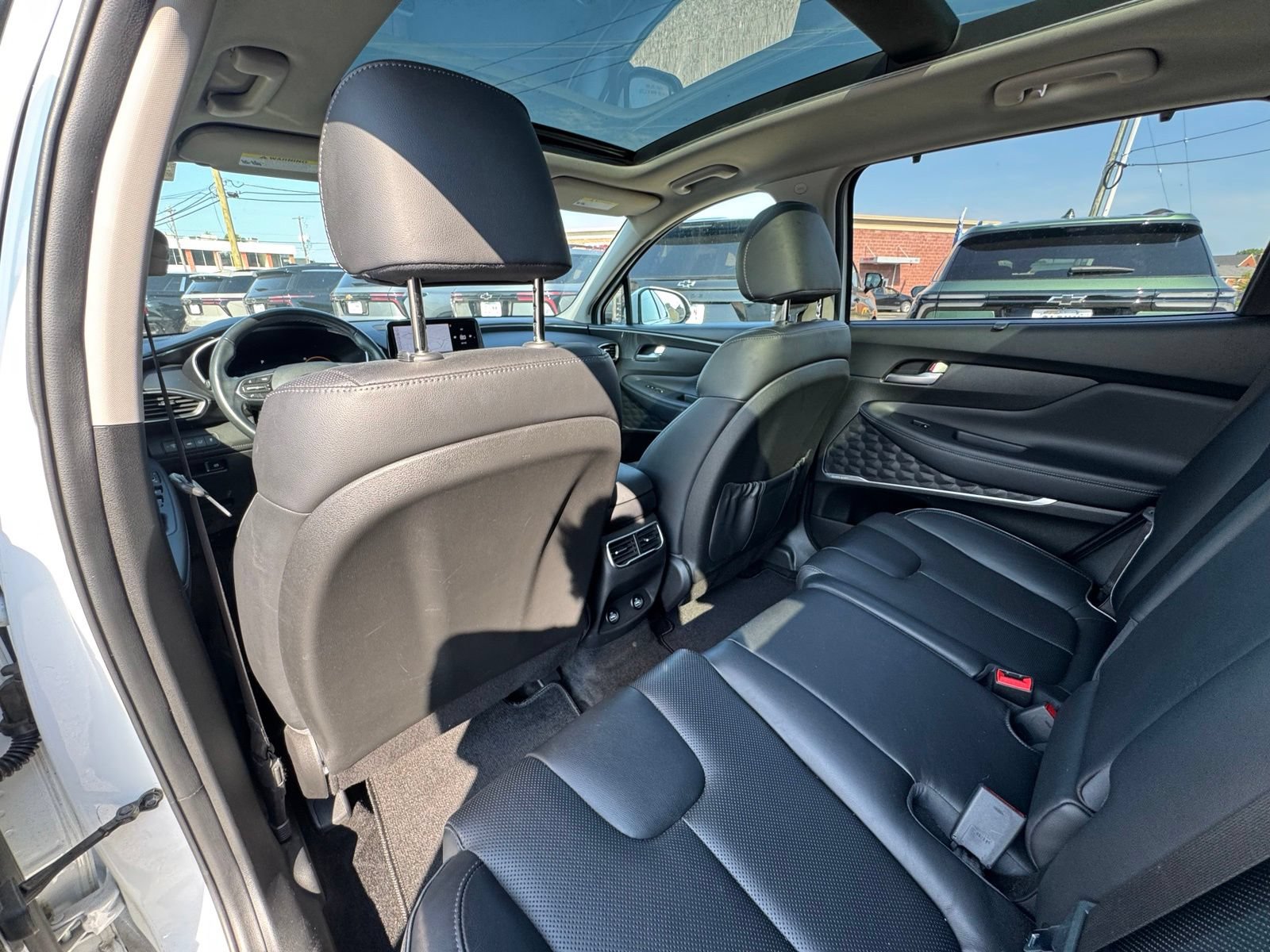 Used 2022 Hyundai Santa Fe SEL w/ Convenience + Premium Package AWD/4WD image 24