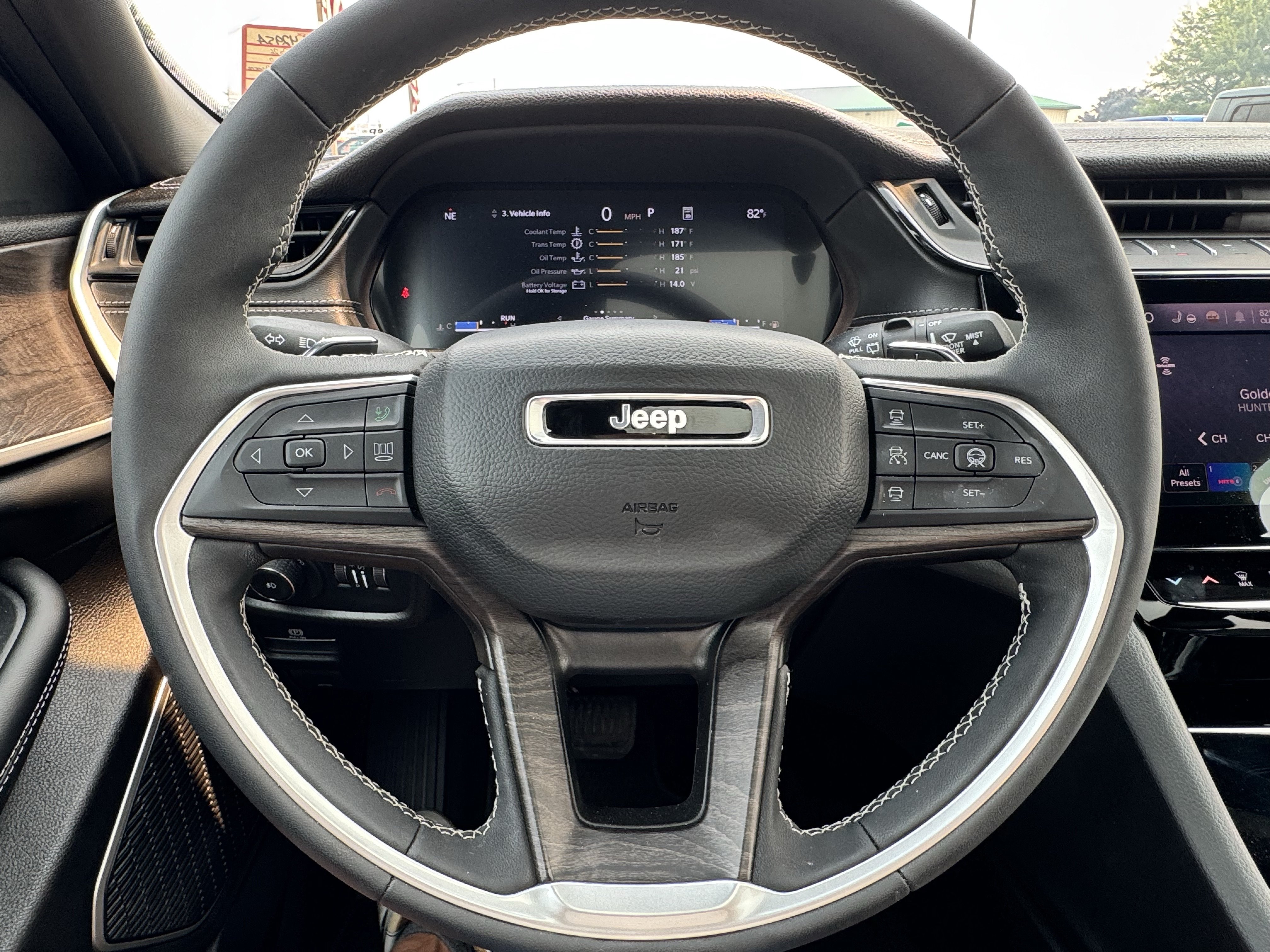 Used 2026 Jeep Grand Cherokee L Limited w/ Limited Altitude Package AWD/4WD image 12