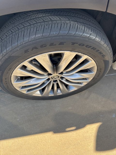 Used 2020 Toyota Highlander Platinum image 12