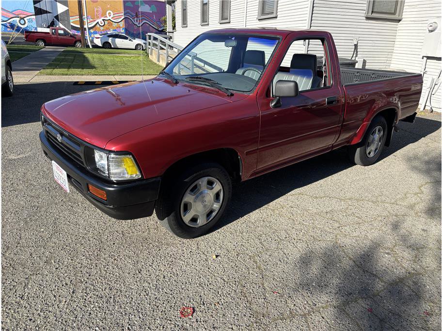 Used 1993 Toyota Pickup 2WD Regular Cab image 3