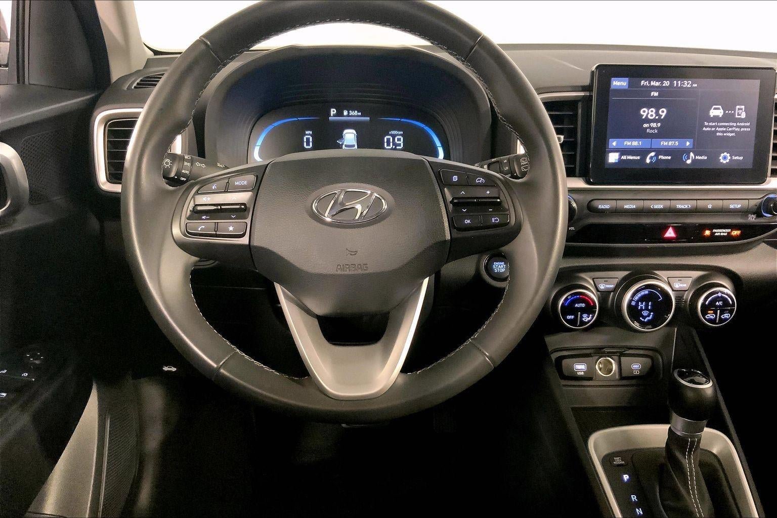 Used 2025 Hyundai Venue SEL FWD image 5