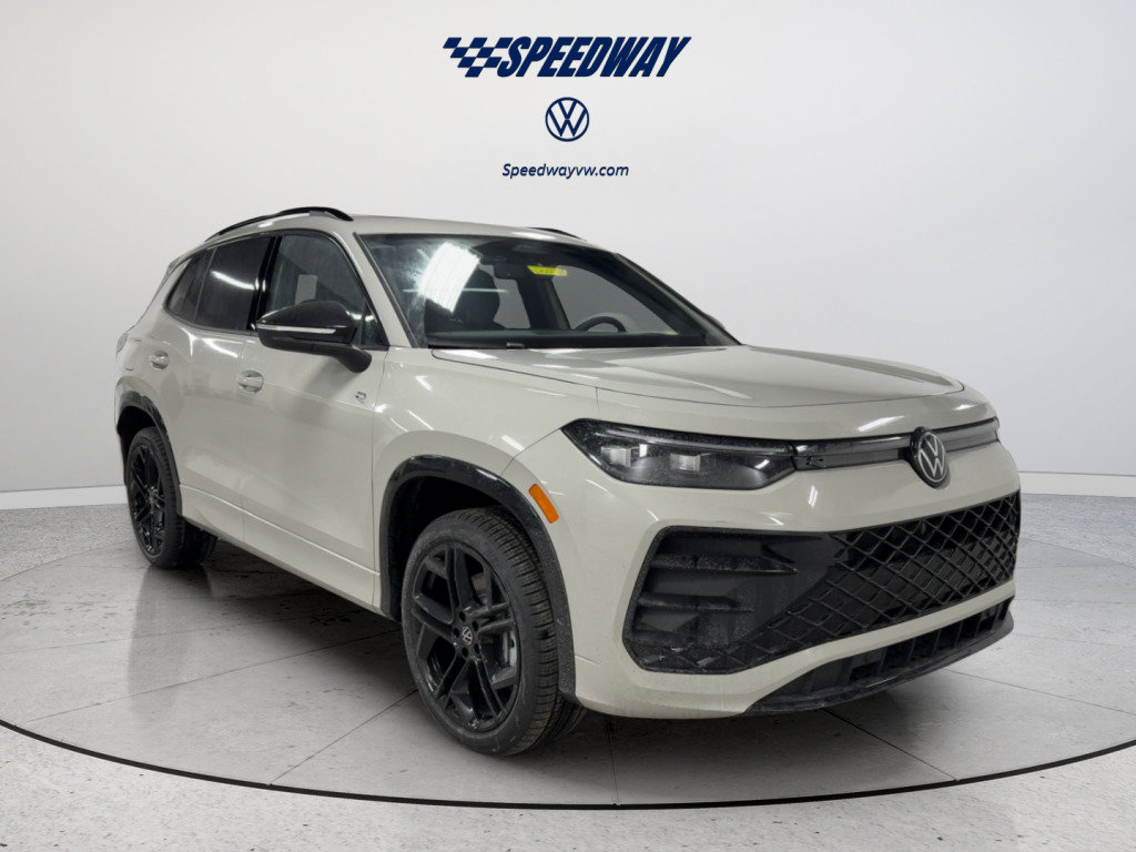 New 2026 Volkswagen Tiguan SE R-Line AWD/4WD image 2