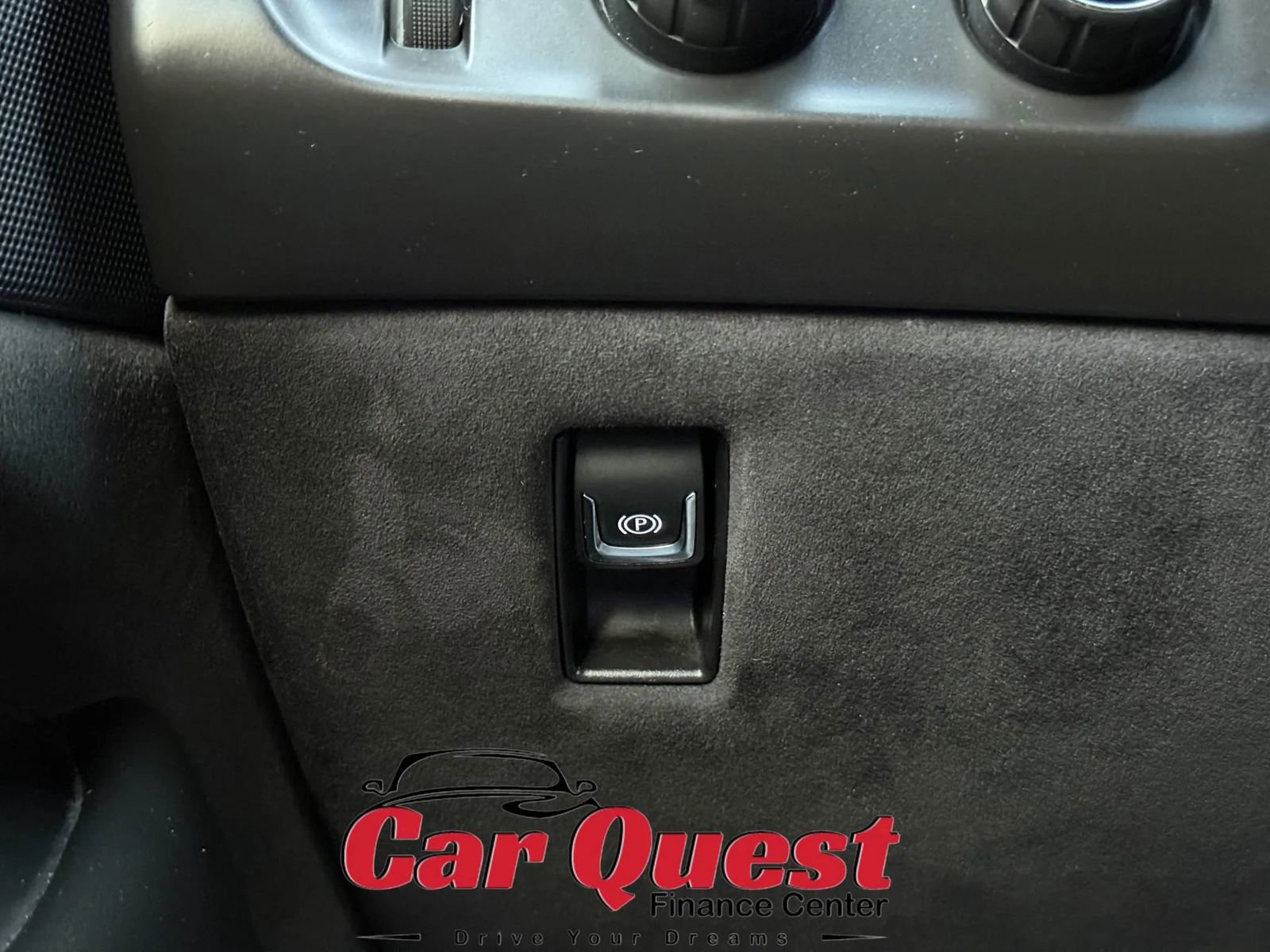 Used 2017 Cadillac Escalade ESV Platinum AWD/4WD image 40