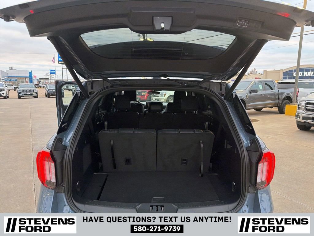 Used 2025 Ford Explorer ST-Line image 35