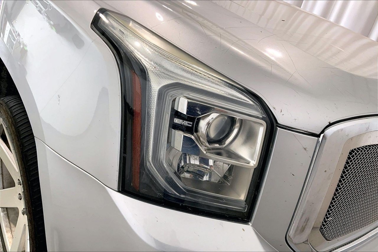 Used 2018 GMC Yukon SLE w/ SLE Value Package RWD image 12