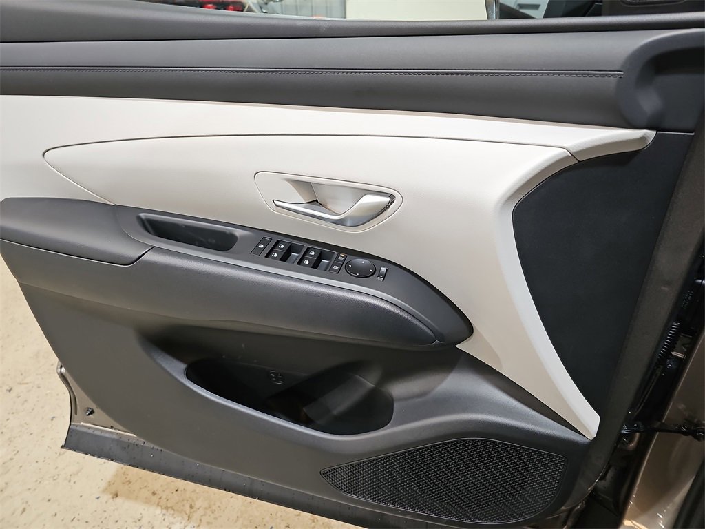 New 2026 Hyundai Tucson Blue SE image 25