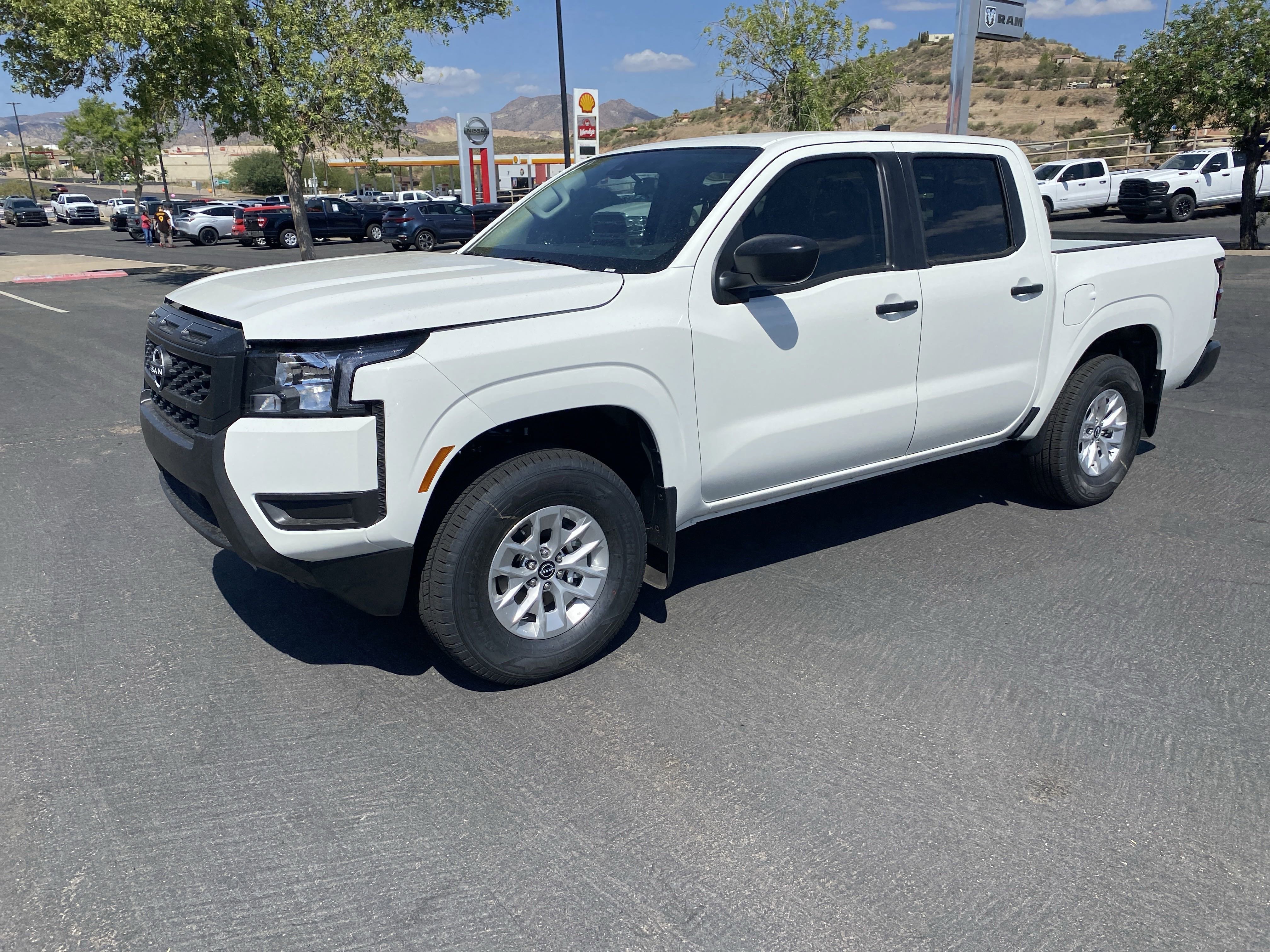 New 2025 Nissan Frontier S image 1