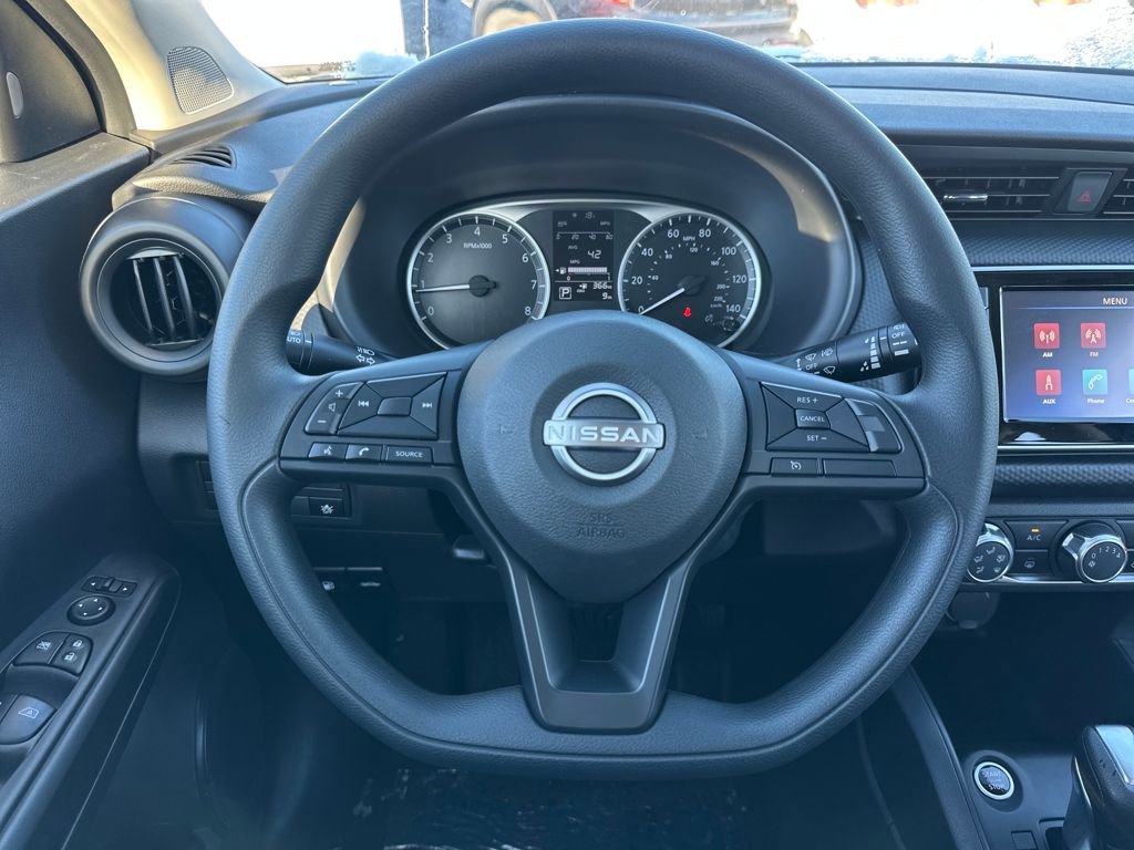 New 2025 Nissan Kicks Play S image 18