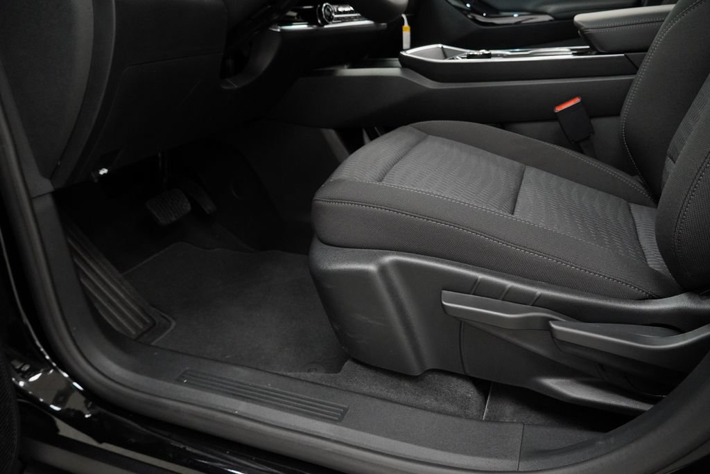 New 2027 Chevrolet Equinox LT FWD image 23