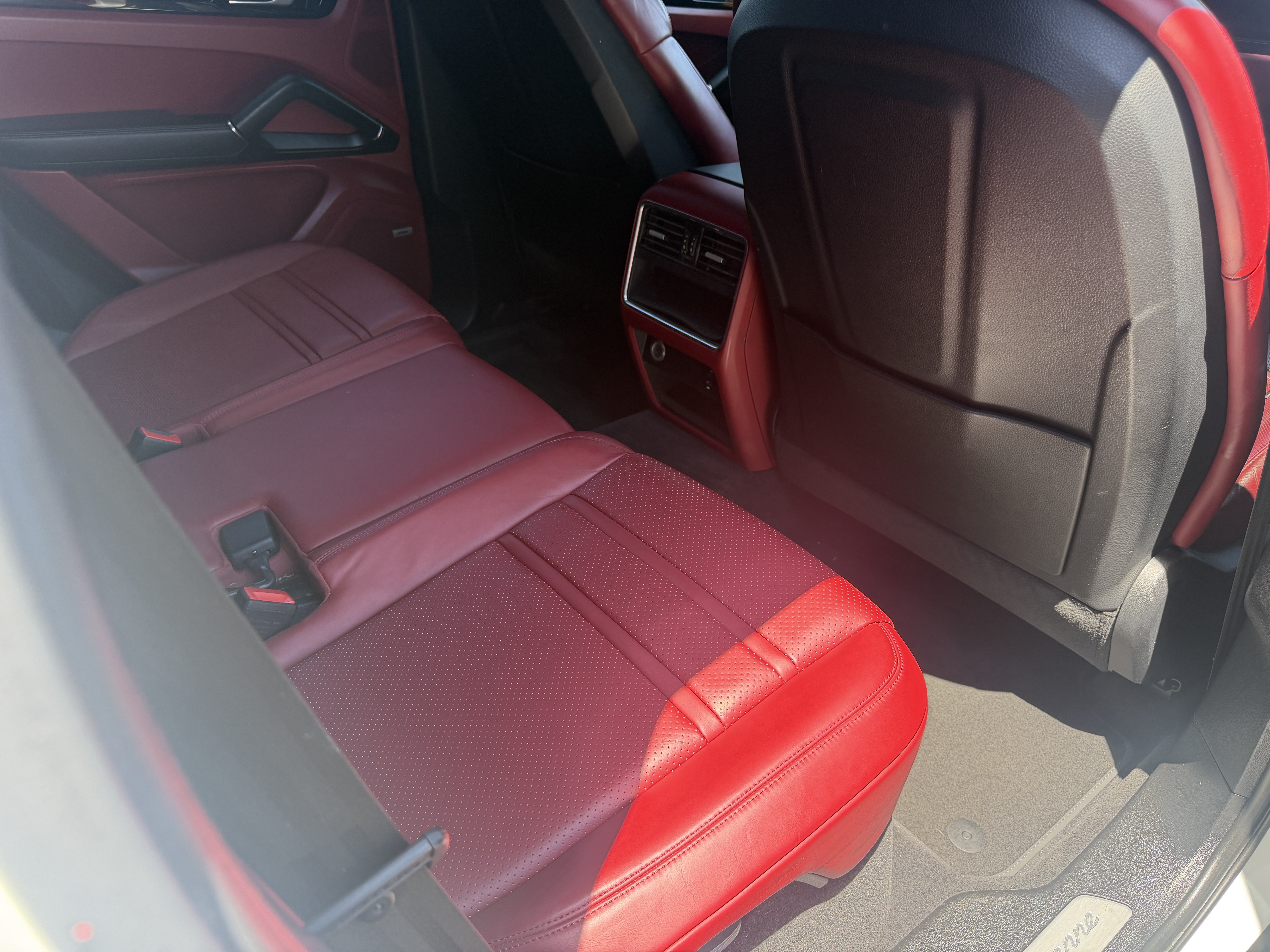 Certified 2021 Porsche Cayenne E-Hybrid AWD/4WD image 18