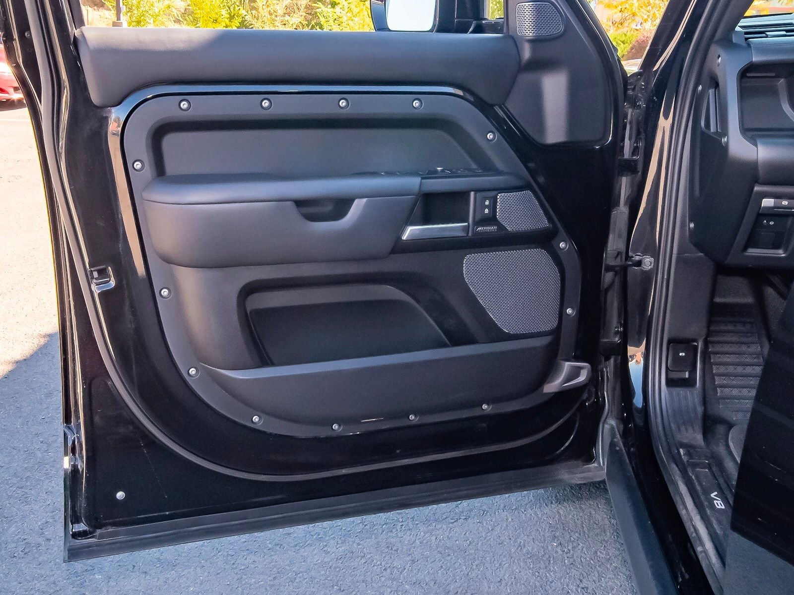 Used 2022 Land Rover Defender 110 V8 image 34