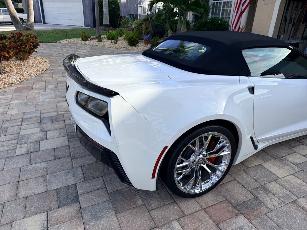 Used 2016 Chevrolet Corvette Z06 w/ 3LZ Preferred Equipment Group image 10