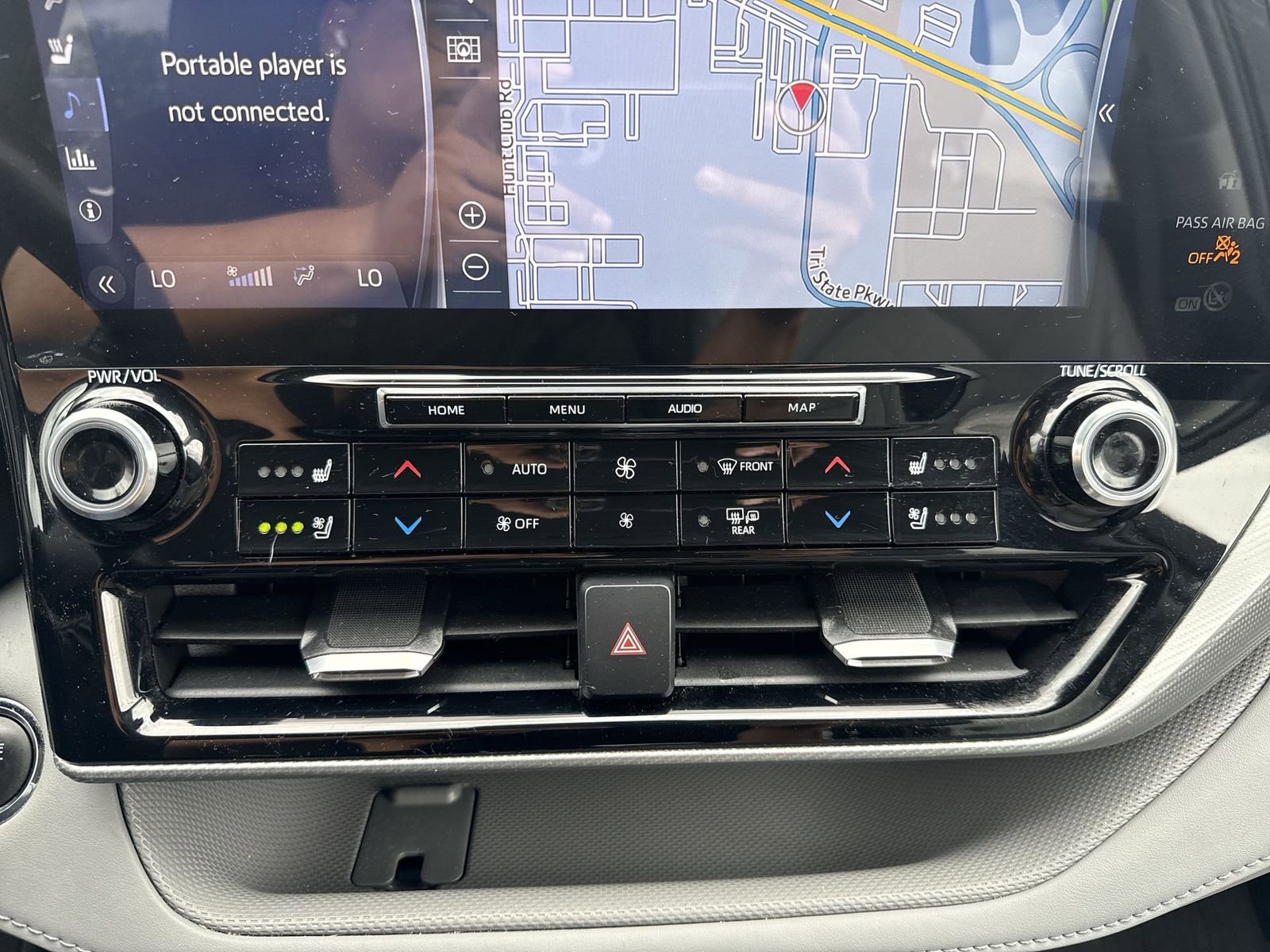 Used 2022 Toyota Highlander Platinum AWD/4WD image 19
