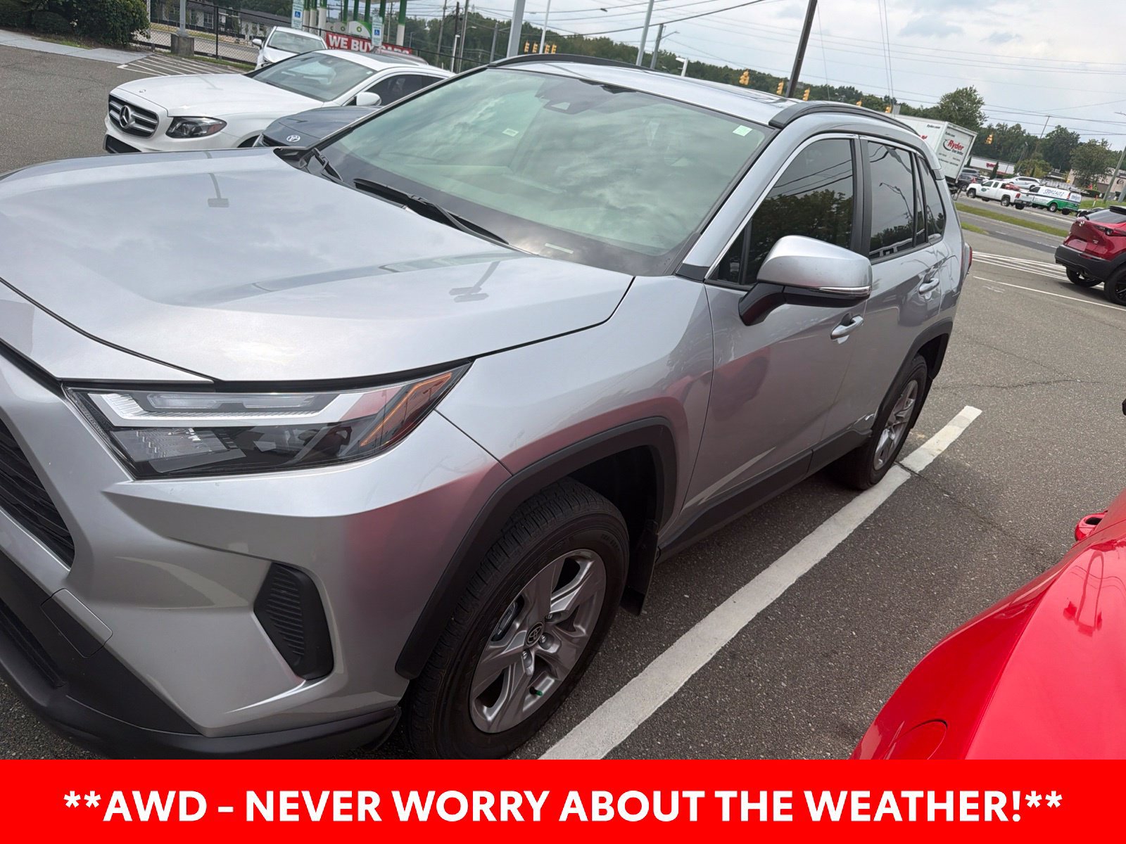 Used 2025 Toyota RAV4 XLE w/ Convenience Package AWD/4WD image 3