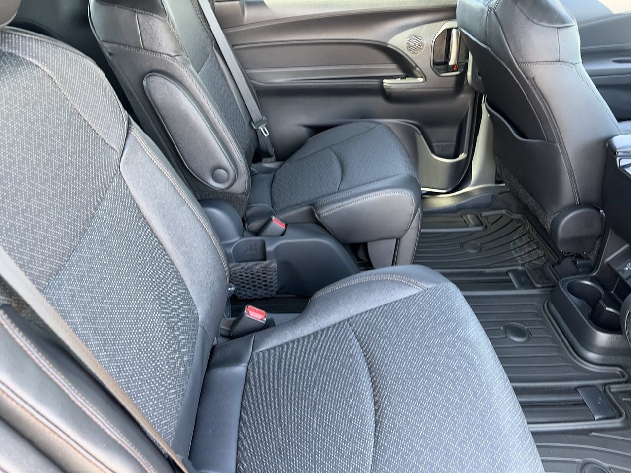 New 2026 Toyota Sienna Limited FWD image 21