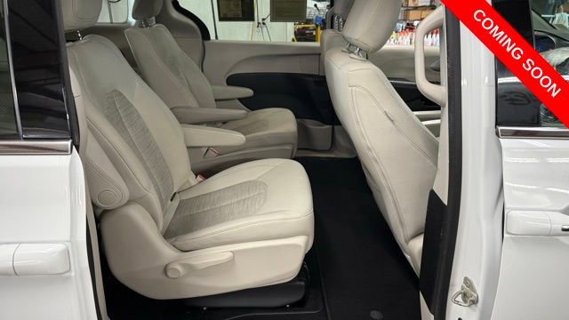 Used 2018 Chrysler Pacifica Touring Plus image 26