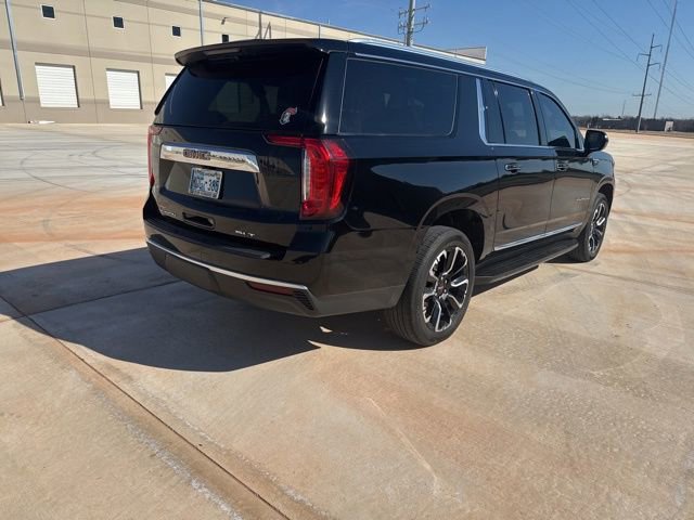 Used 2023 GMC Yukon XL SLT image 3