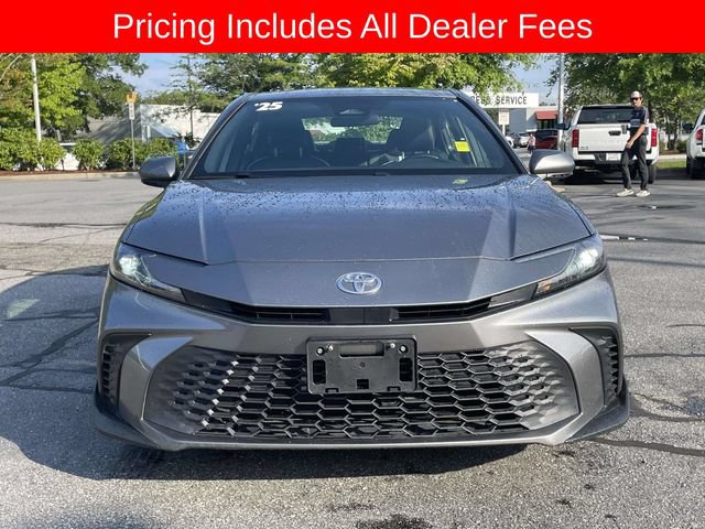 Used 2025 Toyota Camry SE FWD image 8