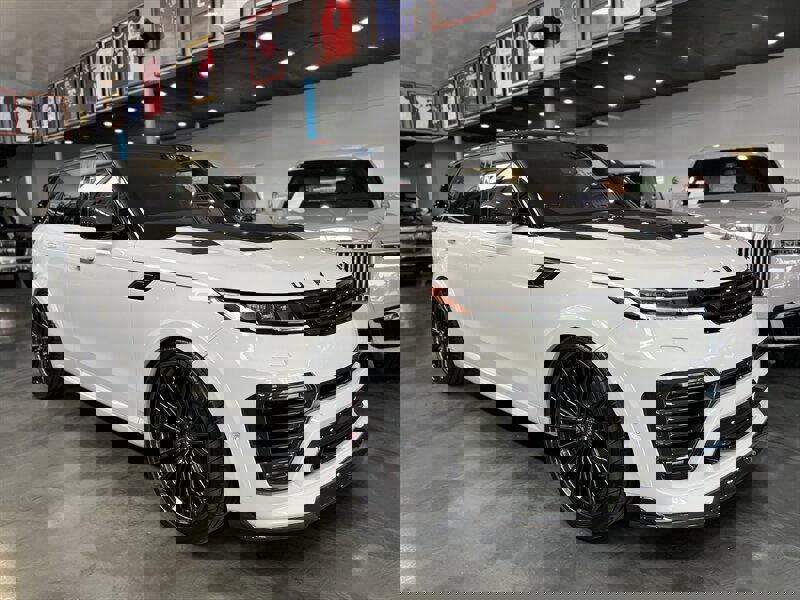 Used 2025 Land Rover Range Rover Sport SE image 1