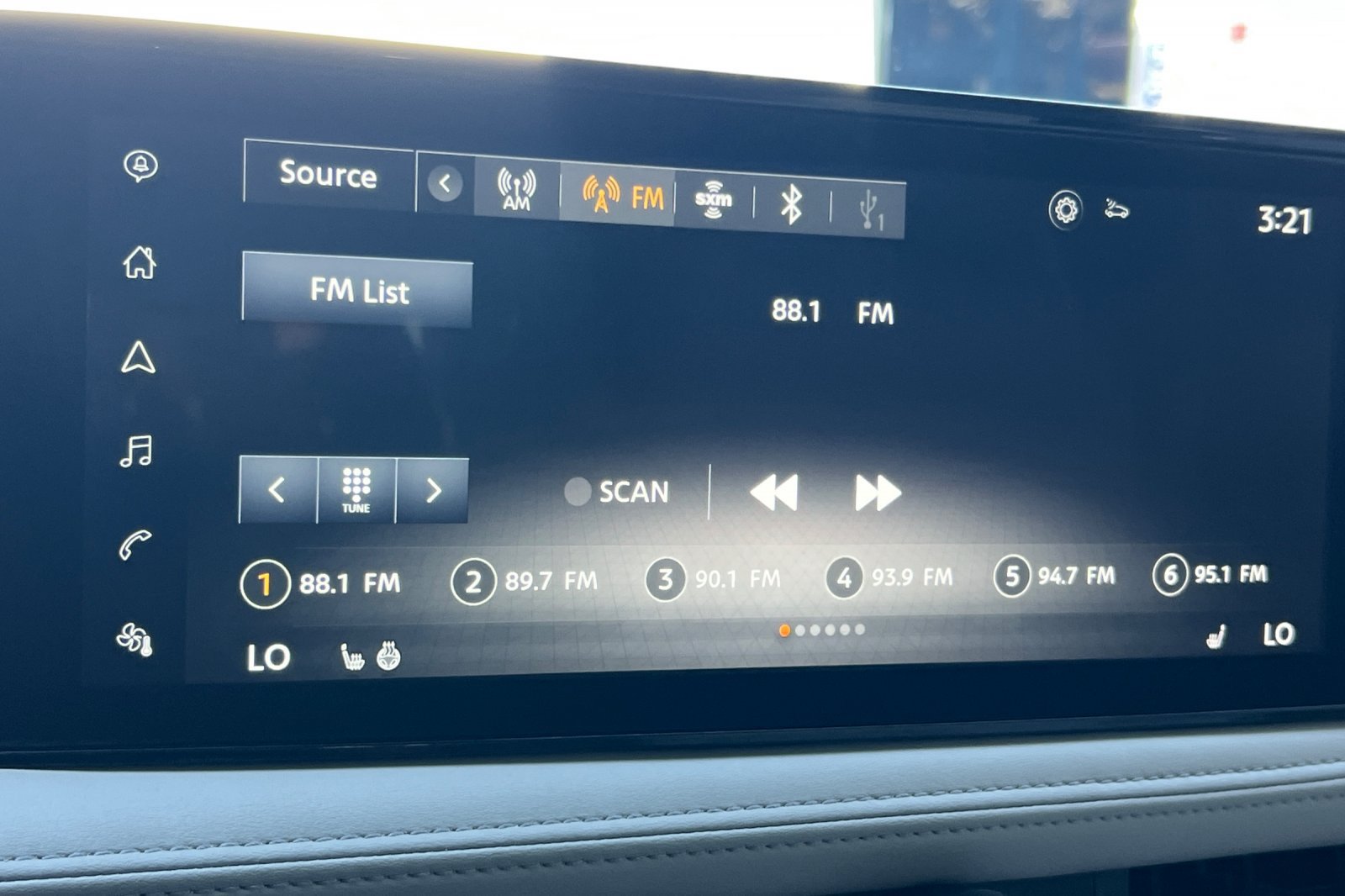 Certified 2023 Nissan Ariya FWD image 21