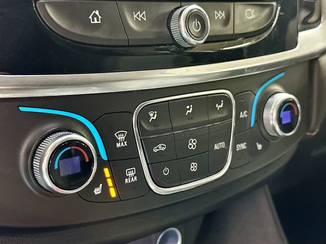 Used 2021 Chevrolet Traverse LT image 17