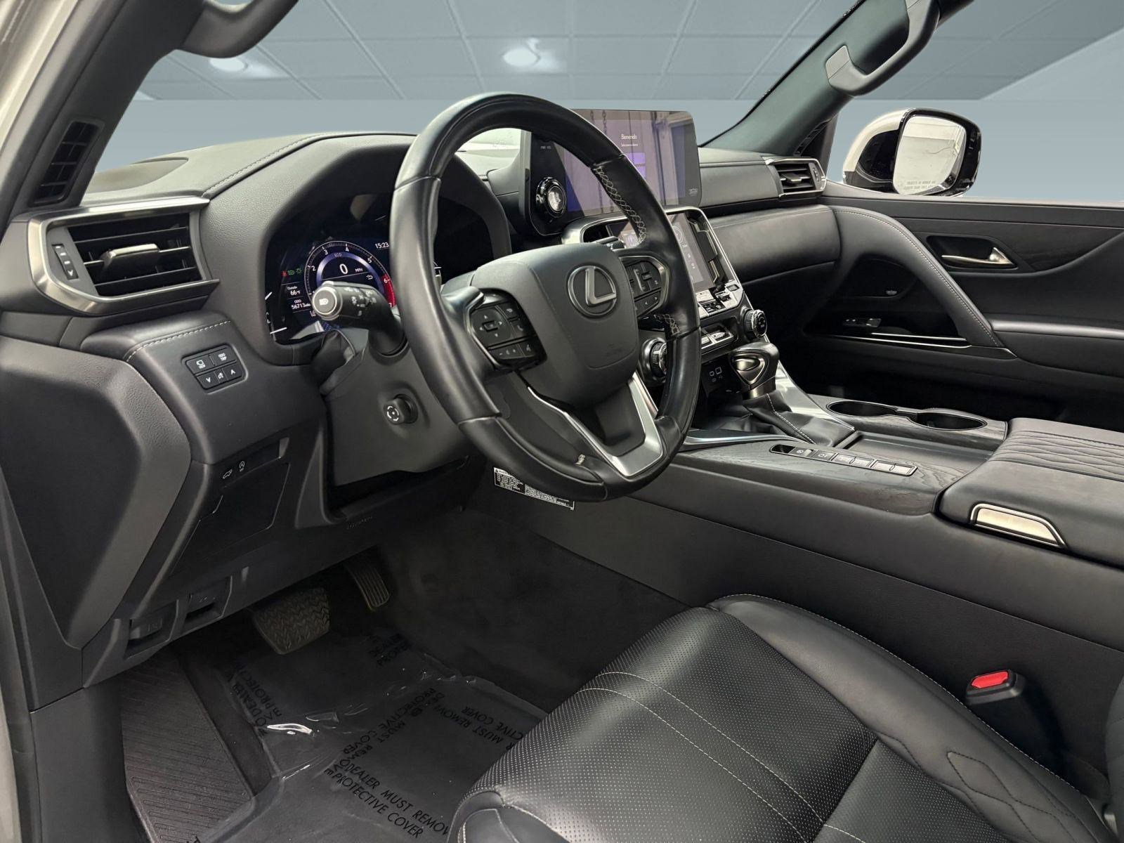 Used 2022 Lexus LX 600 4WD w/ Ultra Luxury Package image 4