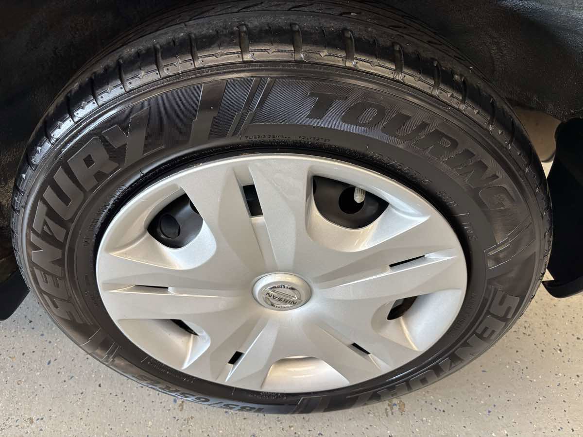 Used 2012 Nissan Versa 1.8 S image 20