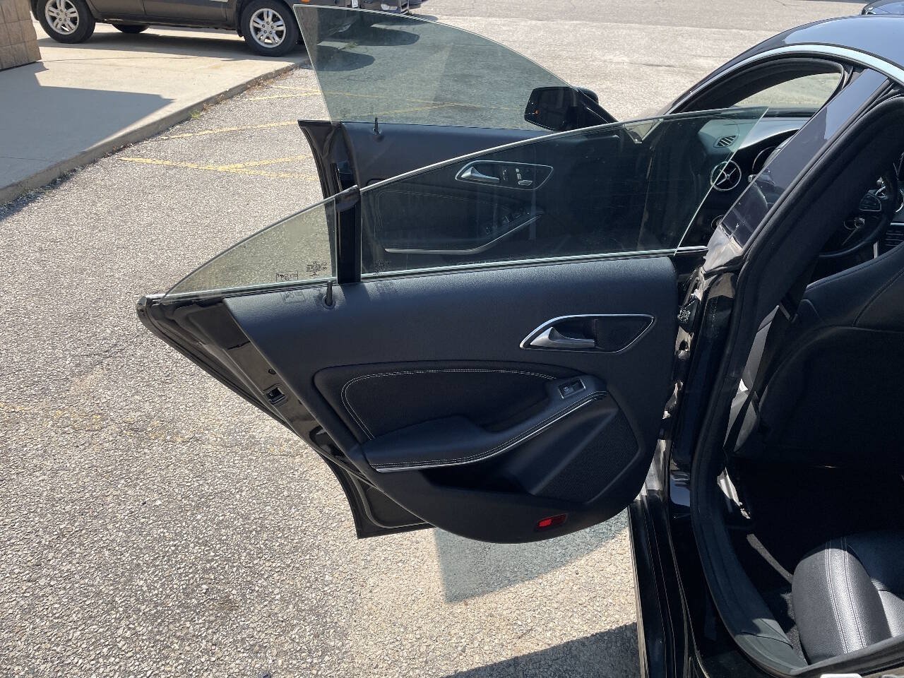 Used 2017 Mercedes-Benz CLA 250 4MATIC image 23