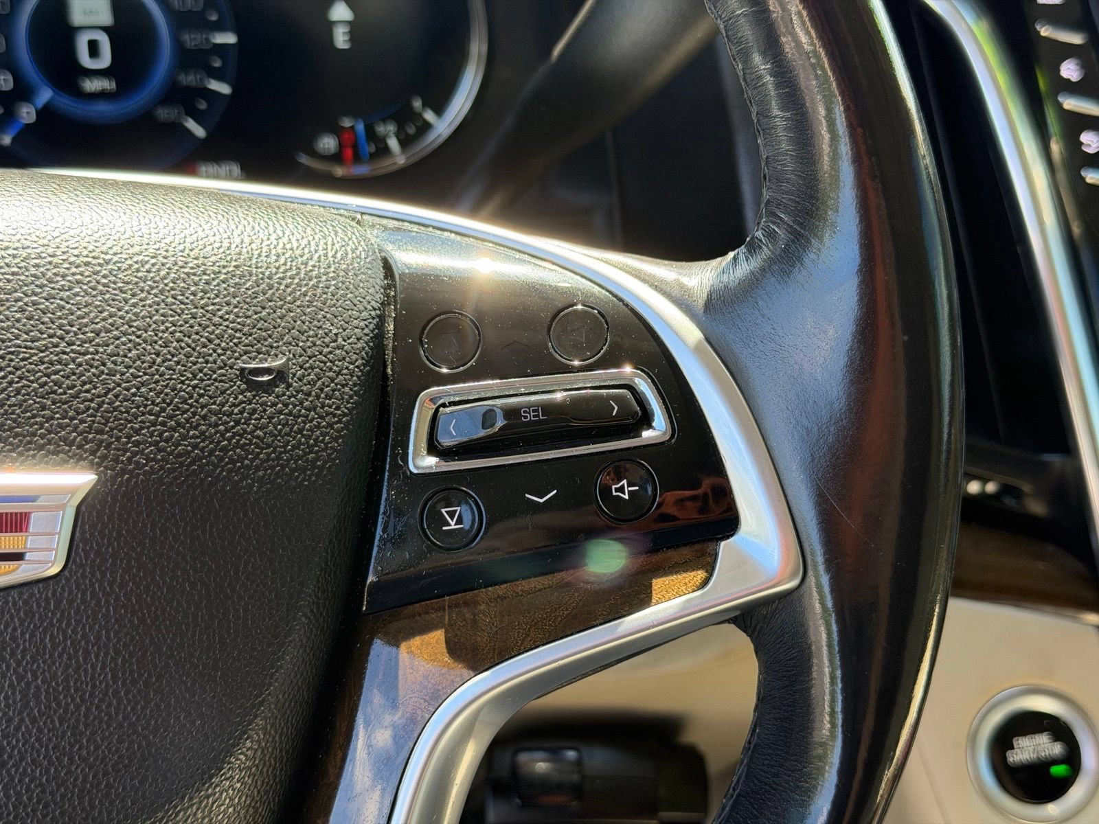 Used 2018 Cadillac Escalade Luxury AWD/4WD image 22