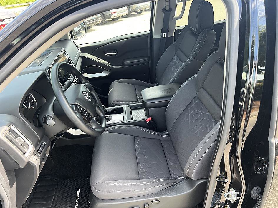 Certified 2025 Nissan Frontier SV image 13