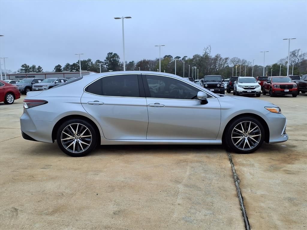 Certified 2022 Toyota Camry XLE image 5